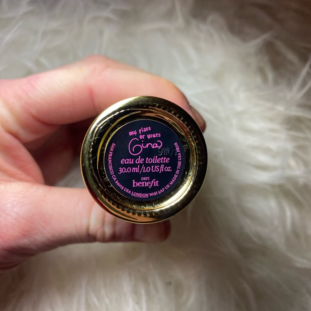 Benefit Gina Perfume with Gold and Black Design - Picture 3 of 4